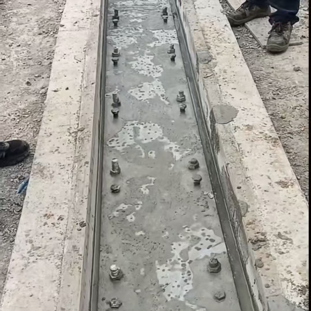 威远港口码头起重机龙门吊重型机械设备稳固用早强快凝轨道胶泥